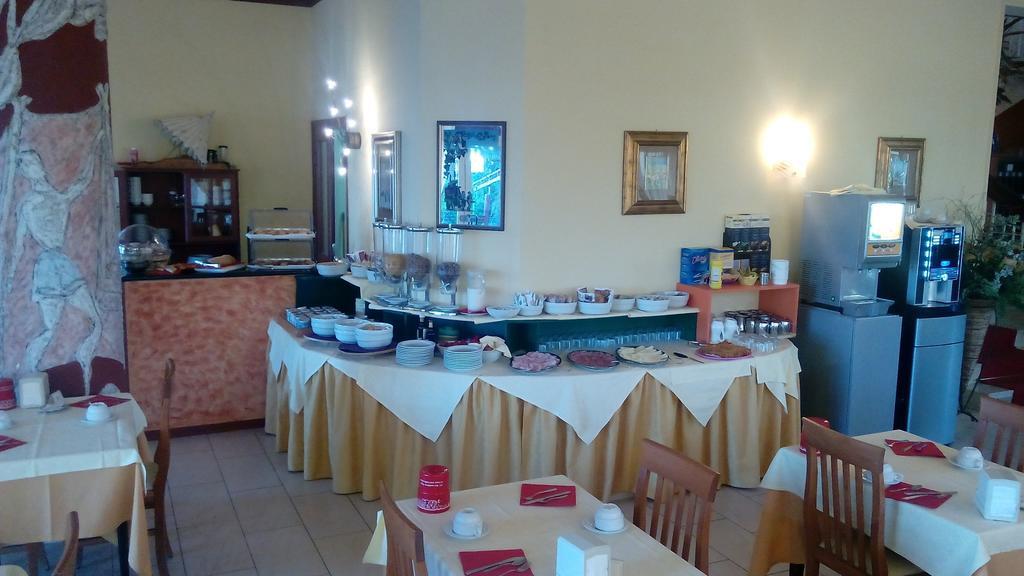 Hotel Astoria Lido سيرمِيوني المظهر الخارجي الصورة