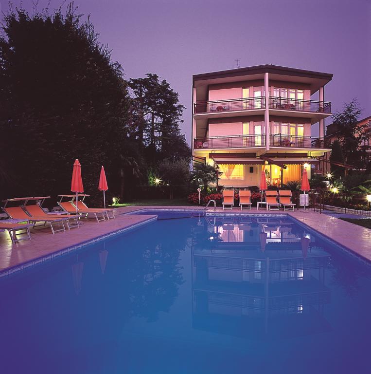 Hotel Astoria Lido سيرمِيوني المظهر الخارجي الصورة