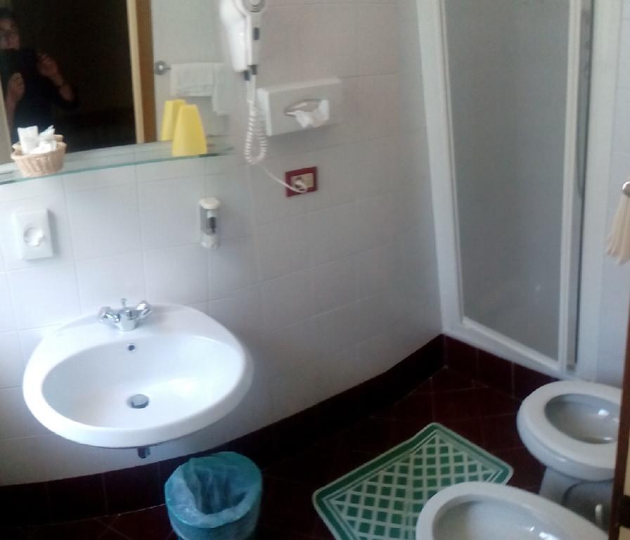 Hotel Astoria Lido سيرمِيوني المظهر الخارجي الصورة